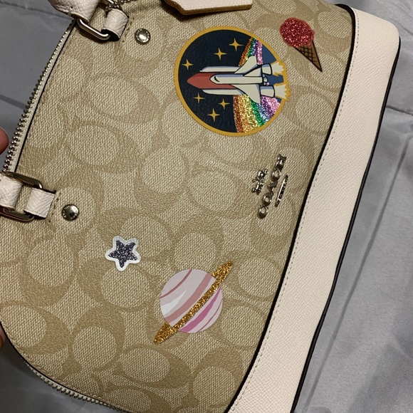 Purse - Picture 2 of 6